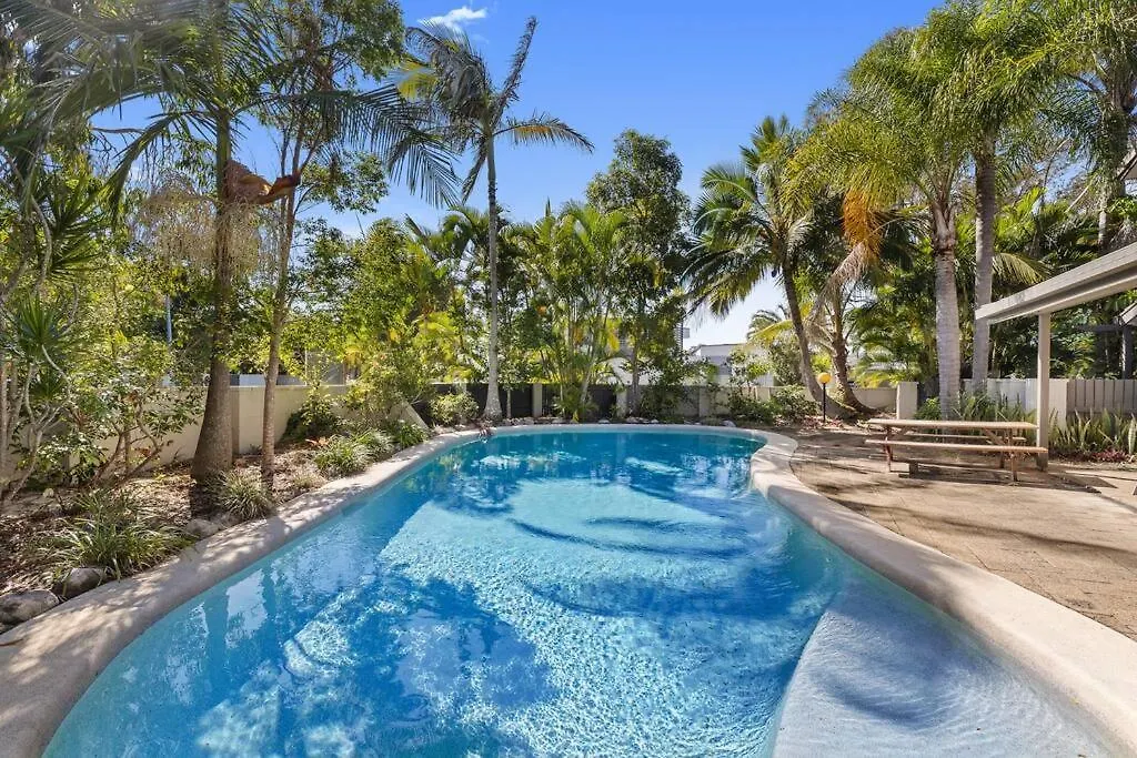 Stylish Townhouse, Private Courtyard Walk To Beach Noosaville 0*,  Australia