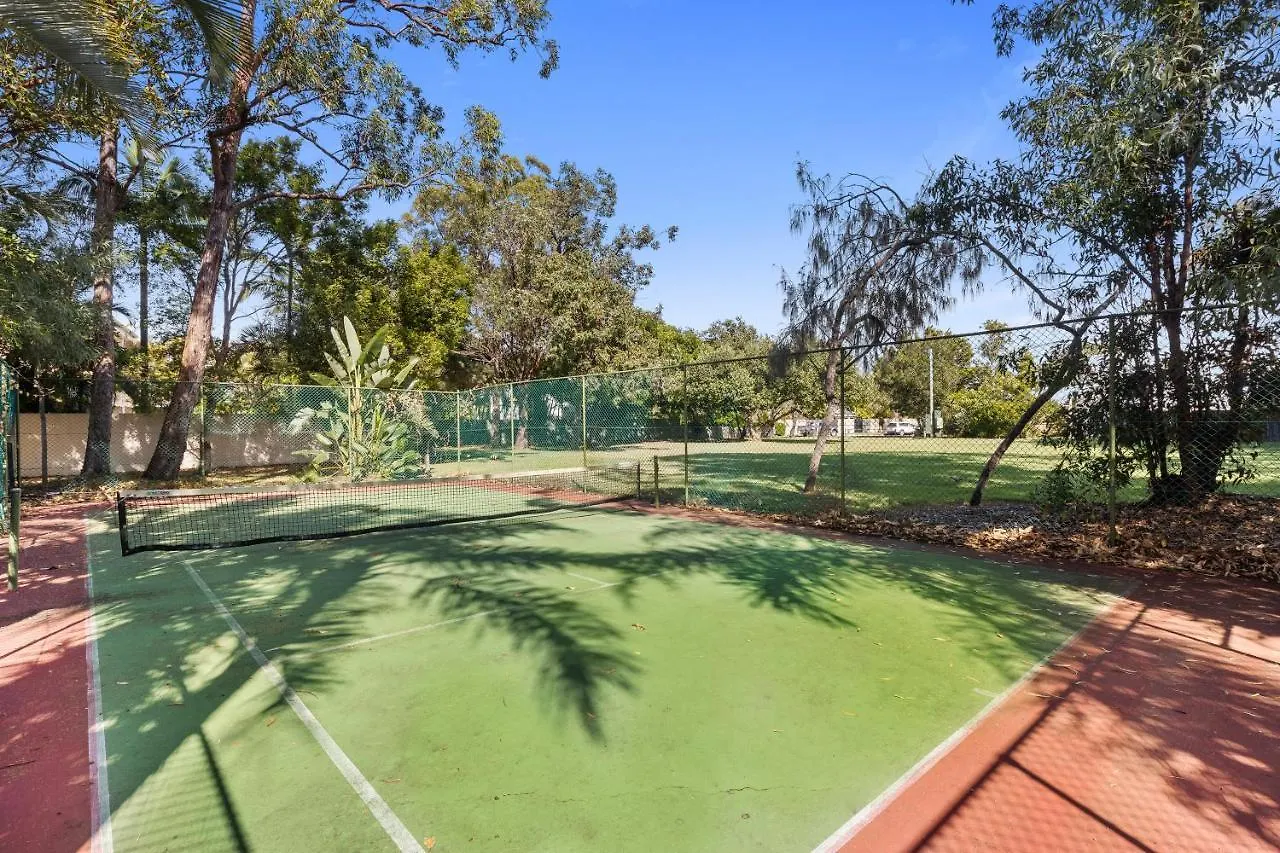 Apartment Stylish Townhouse, Private Courtyard Walk To Beach Noosaville Australia